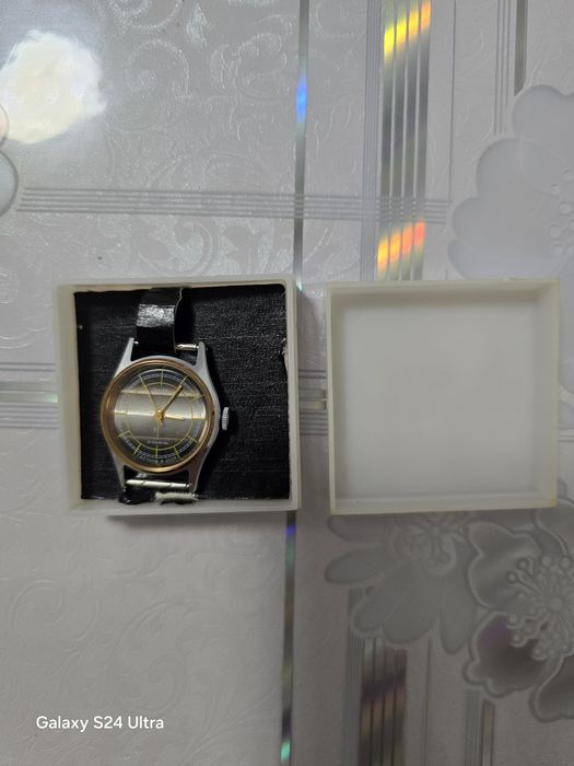 Продам часы советские новые