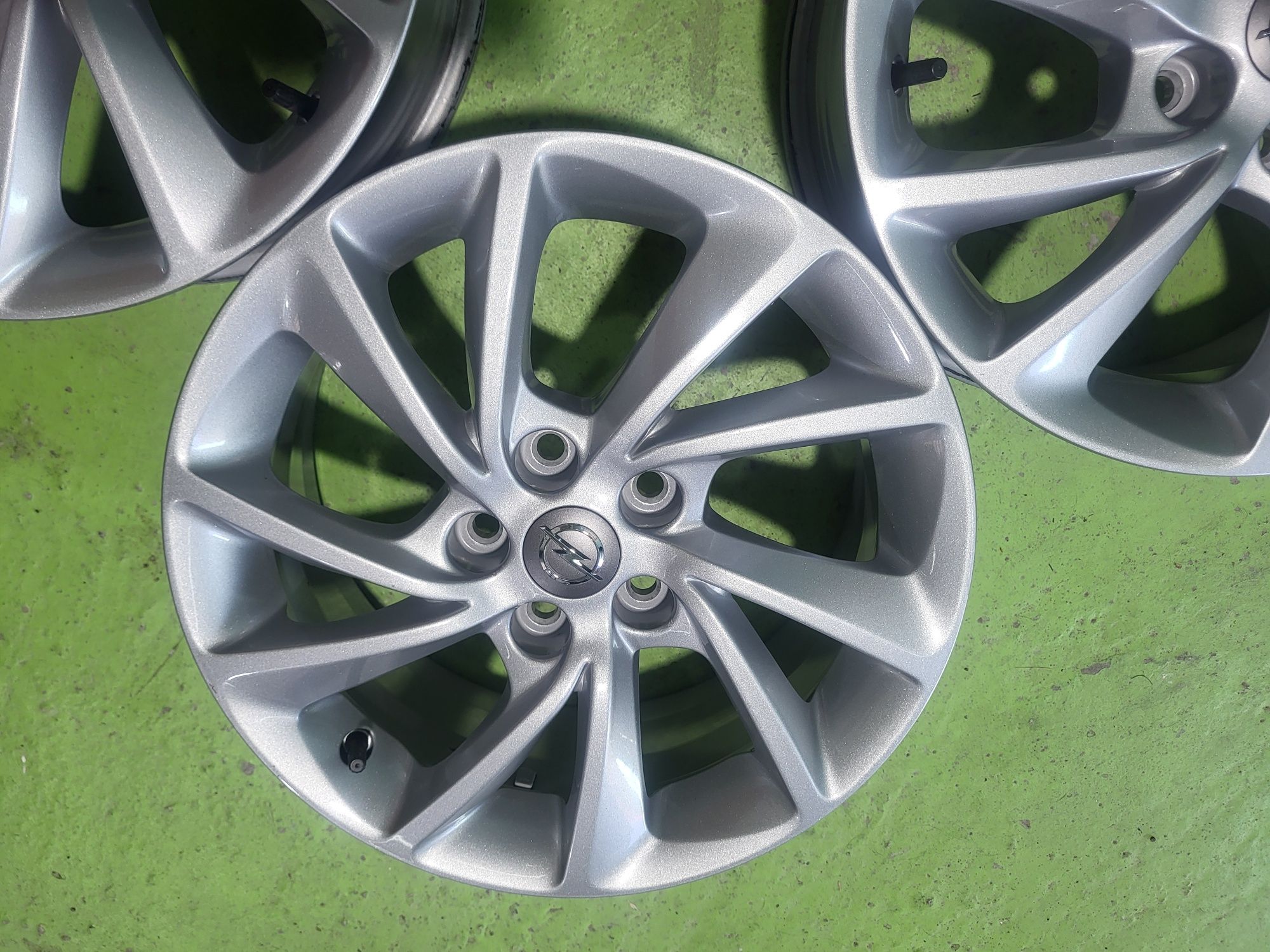 16 5x105 Opel лети джанти 5х105 опел