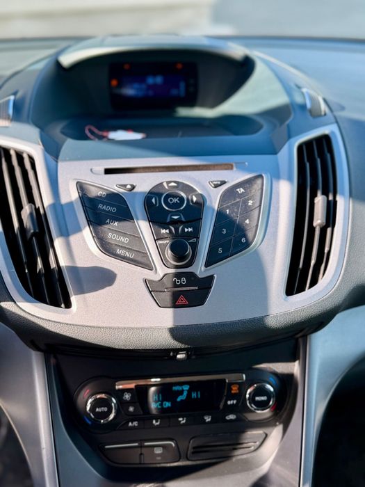 Ford C-Max 1.6 benzina 2011 125 CP