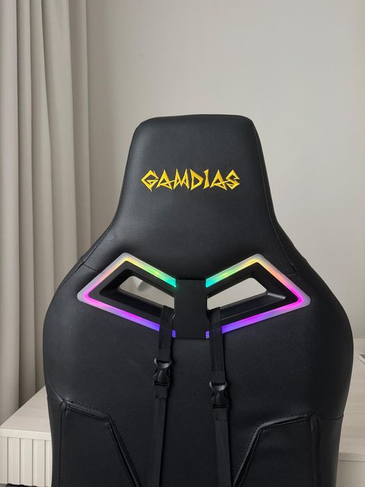 Продам кресло геймерское Gamdias
