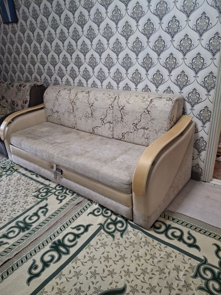 Продаётся диван б/у