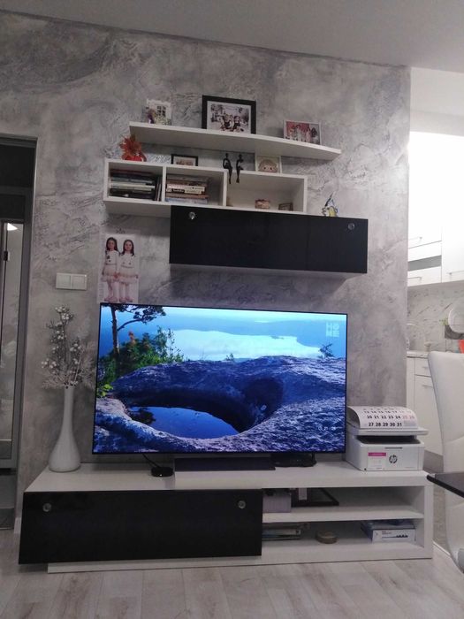 Продавам запазена холна секция.