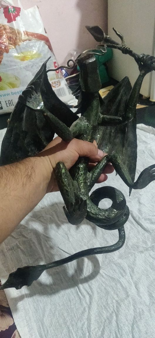Haykallar sotiladi antivar kalliksiya ikkalasi bir joyda