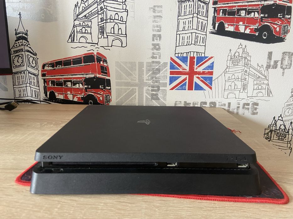 PlayStation 4 Slim 500 gb SSD fortnite,GTA V,