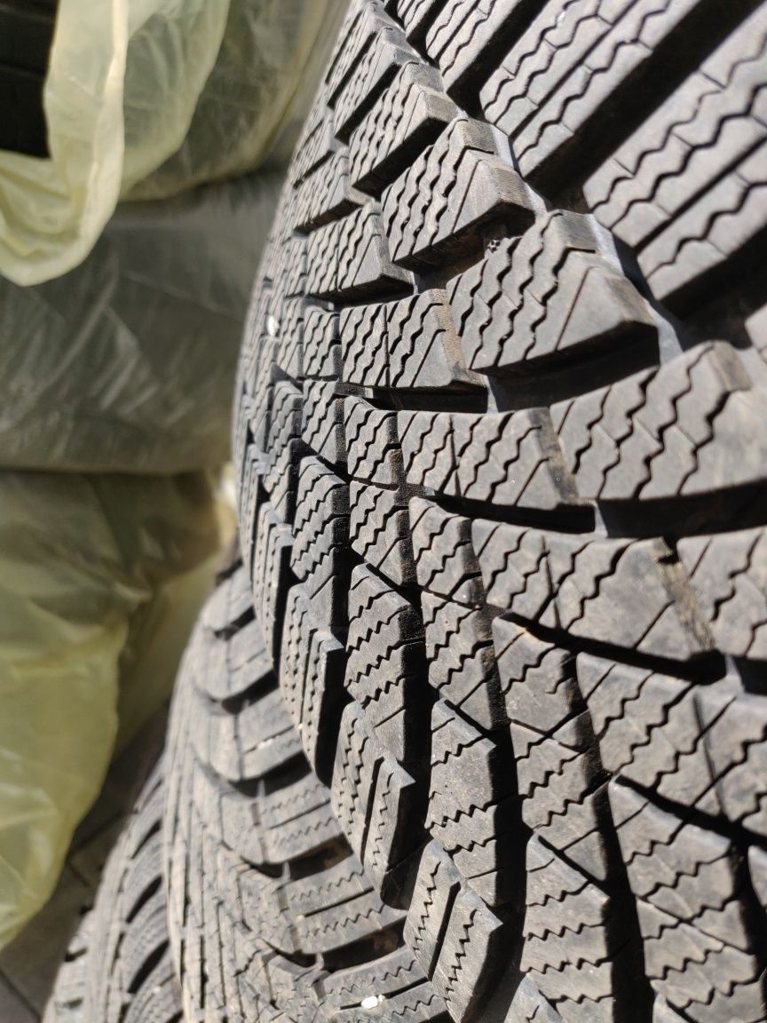 Anvelope iarna Bridgestone Blizzak LM005, 215 45 R18