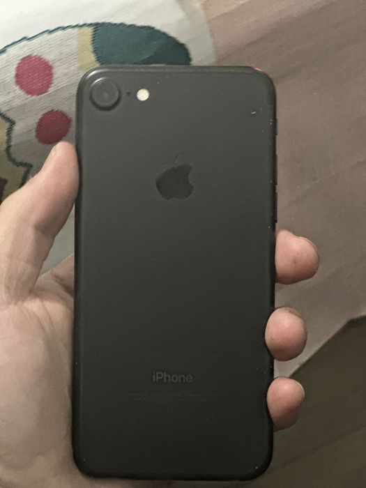 Айфон 7 продам в идеальном состоянии.