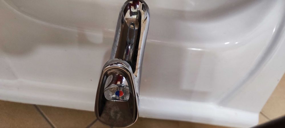 Мивка с батерия и сифон без забележки