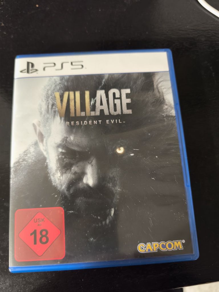 Продава се играта Resident Evil Village за  PS5