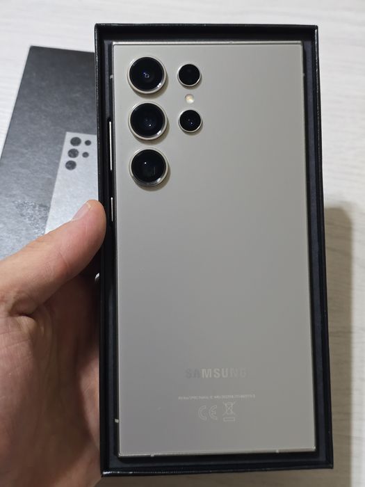 Samsung S24 Ultra 256 gb Ram 12 5G полный комплект