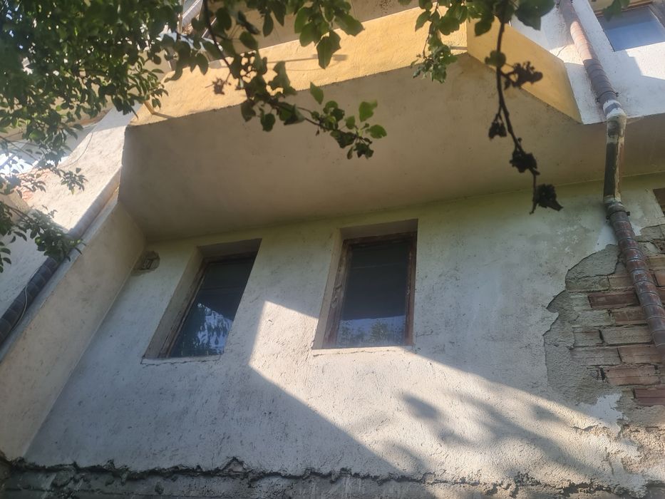 Продавам два етажа от къща в гр.Смолян,кв.Райково