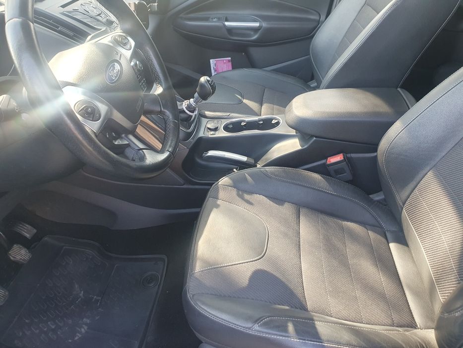 Vând Ford kuga 2015
