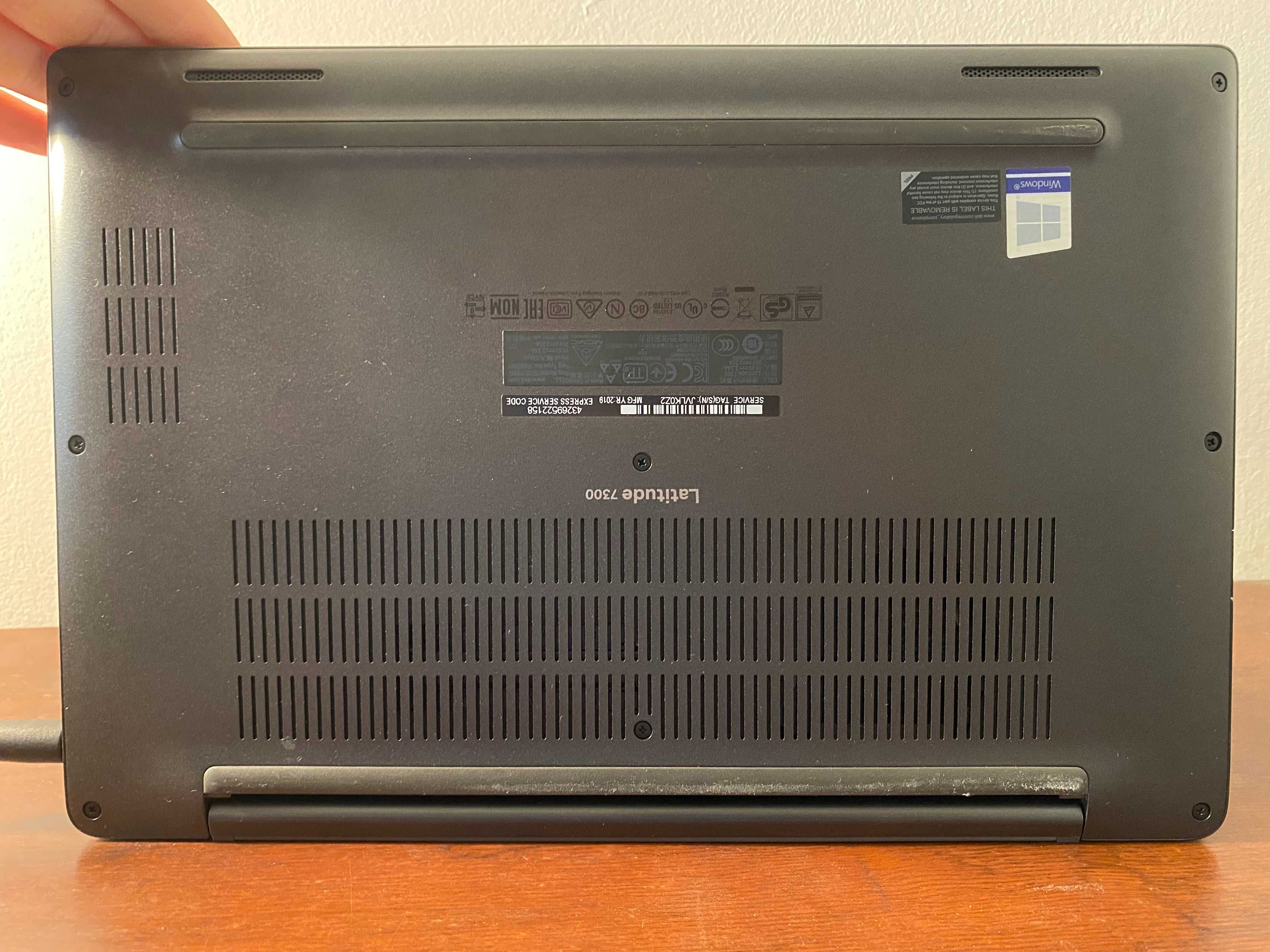 Dell latitude 7300 8gb RAM 256SSD touchscreen, amprentă