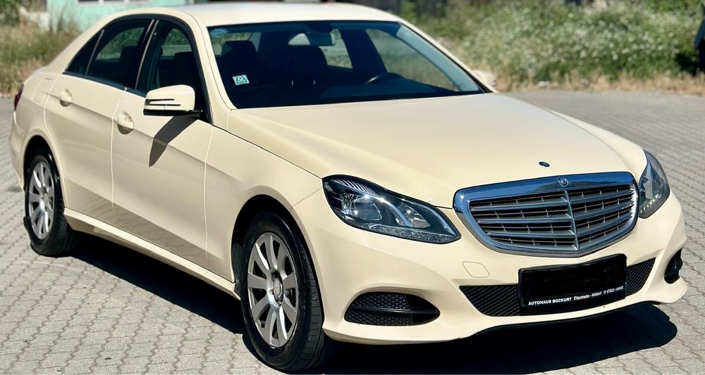Vând Mercedes-Benz E200