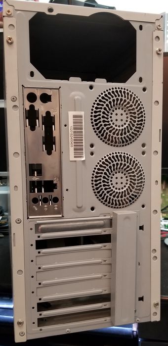 Carcasă PC, bonus sursa si ventilator 8 cm