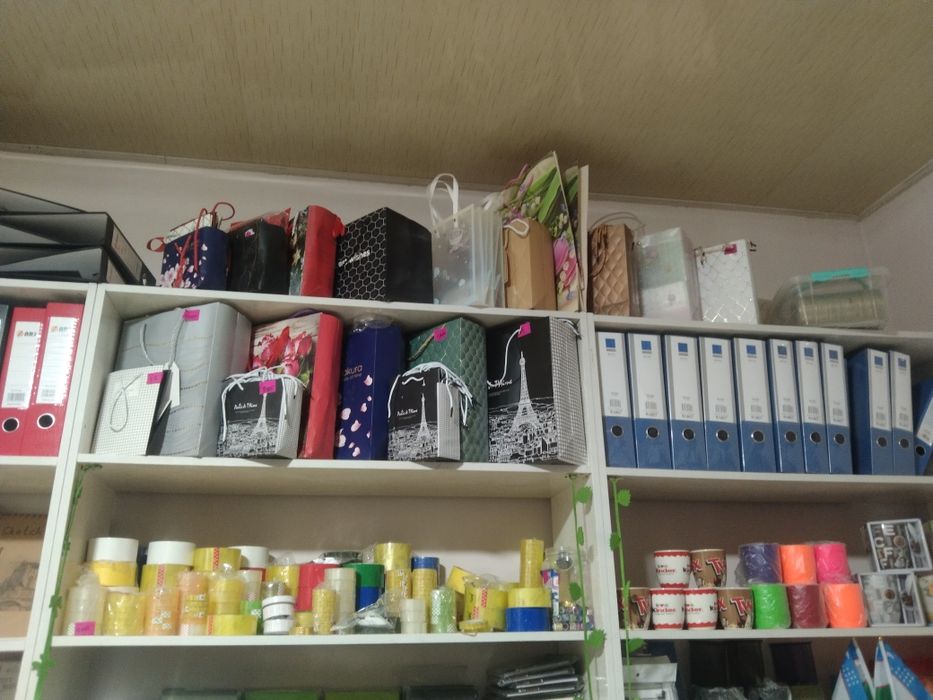 канцтовар магазин ёпилаётганлиги сабабли товарлари сотилади