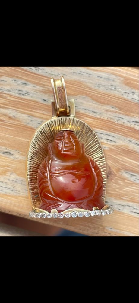 Medalion aur 14 k diamante Budha