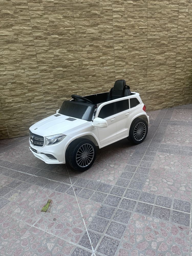 Акумулаторен джип Mercedes GL63