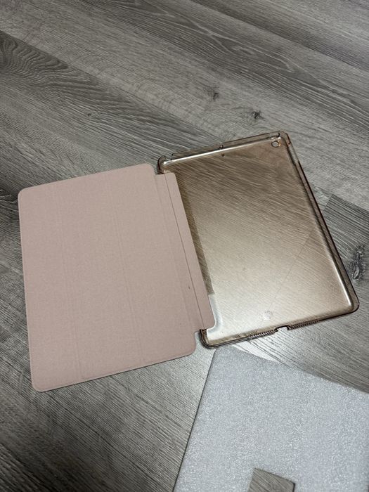 Husa Smart iPad 9.7 inch, roz