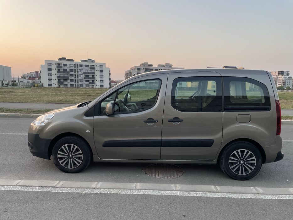 Peugeot Partner cu 5 usi