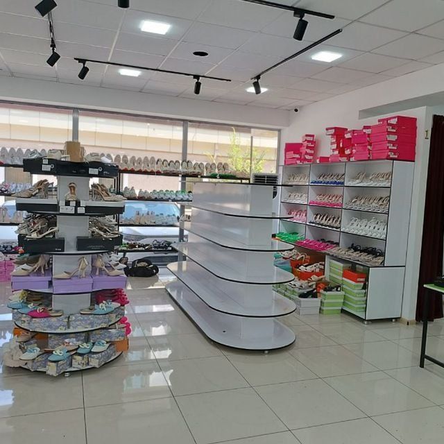 Магазинларга полка витириналар