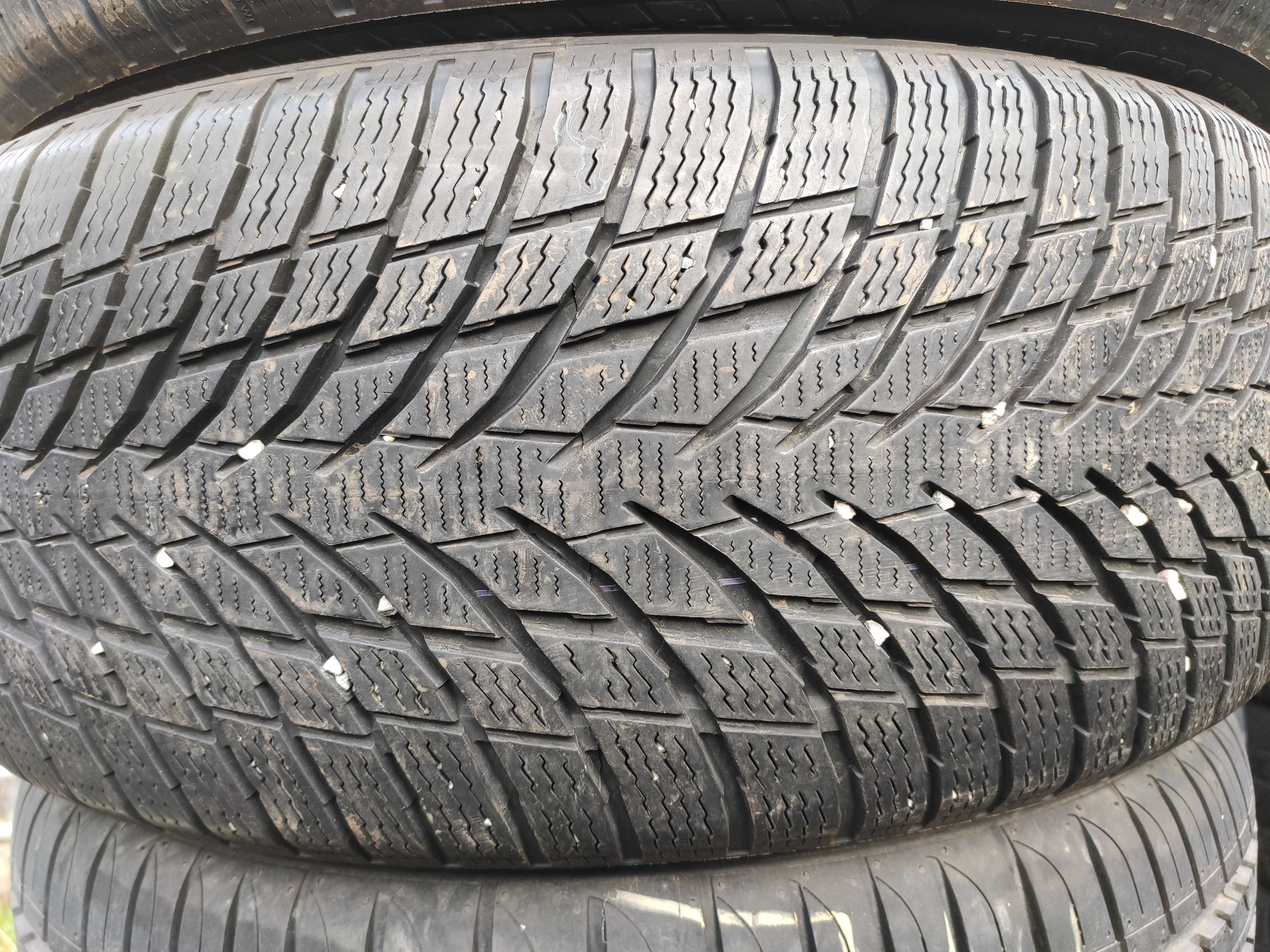 2бр Зимни гуми 235 45 19 - Michelin