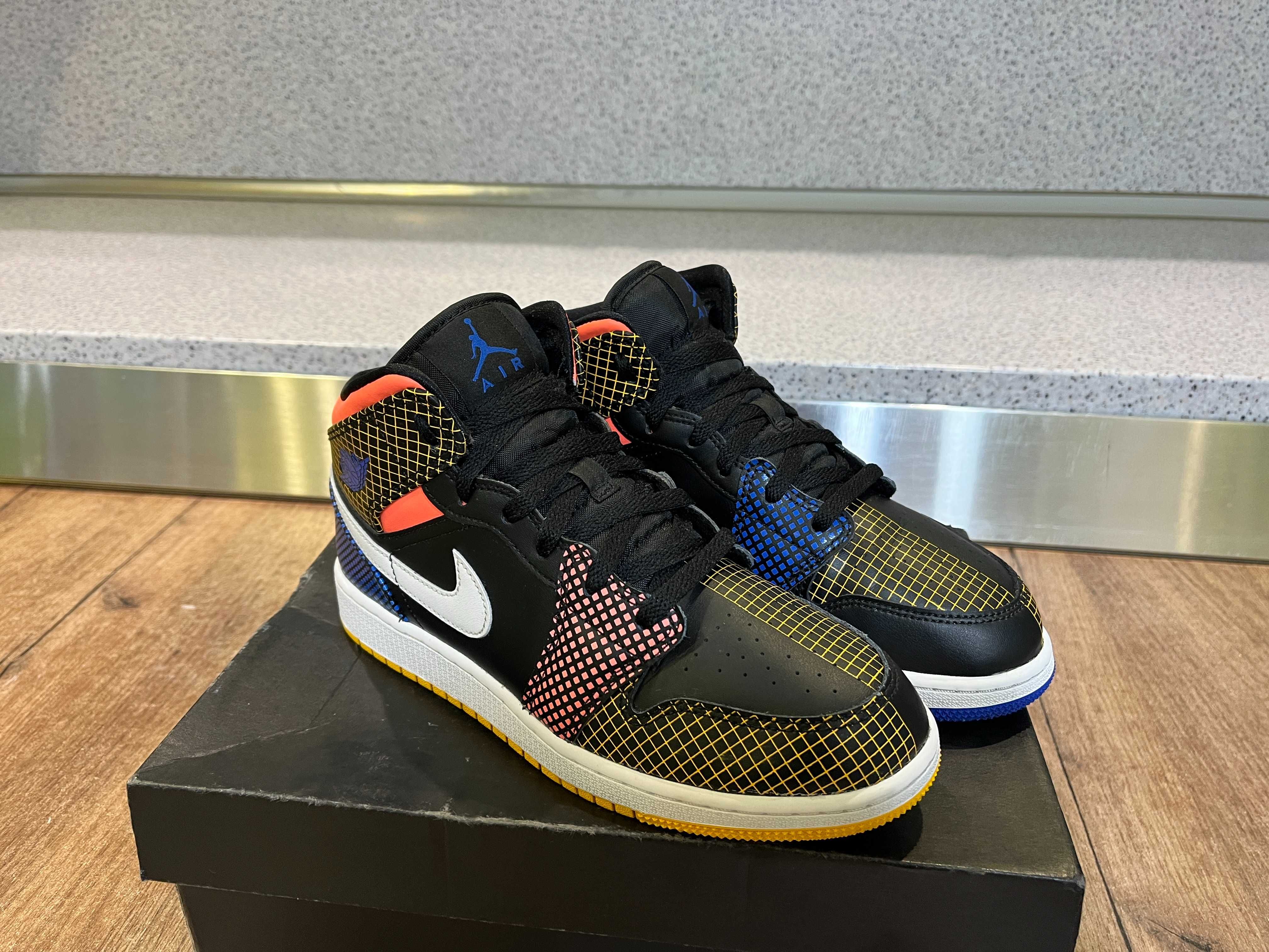 ОРИГИНАЛНИ *** Nike Air Jordan 1 Mid MMD 'MultiGrid