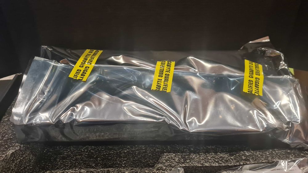 Новая Видеокарта GIGABYTE GeForce RTX 5070 GAMING OC 12G Запечатанная.