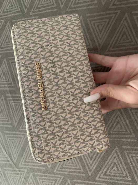 Portofel Michael Kors - OFERTĂ - 49 RON
