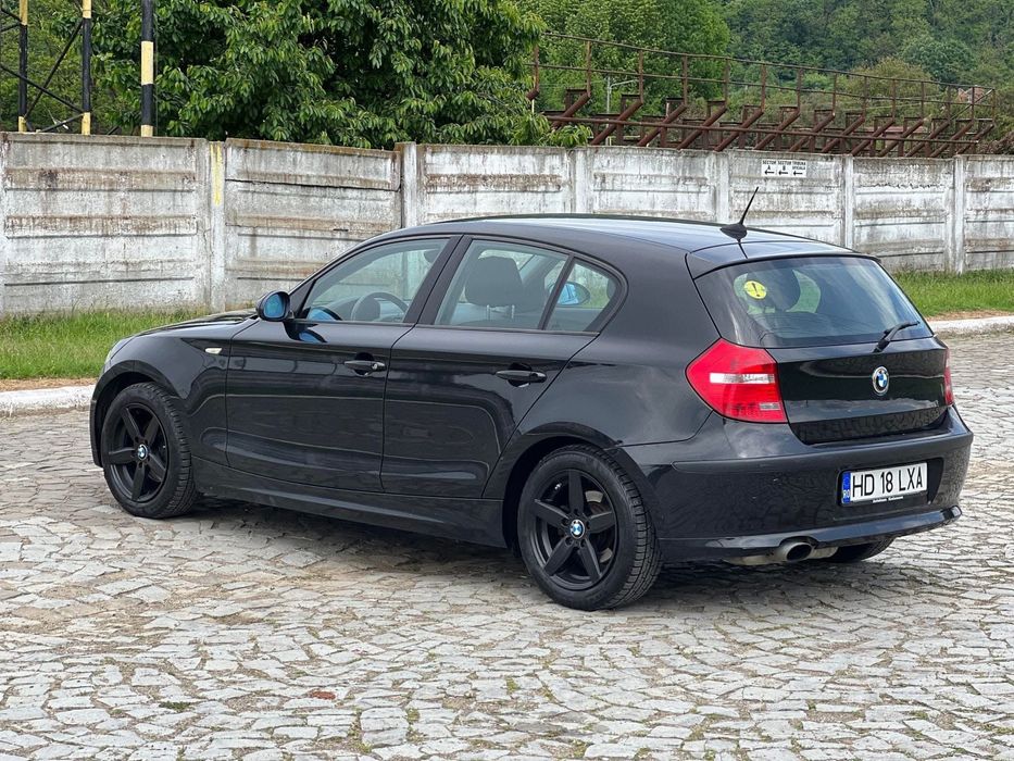 BMW 116i 2008 (benzina) VAND/SCHIMB