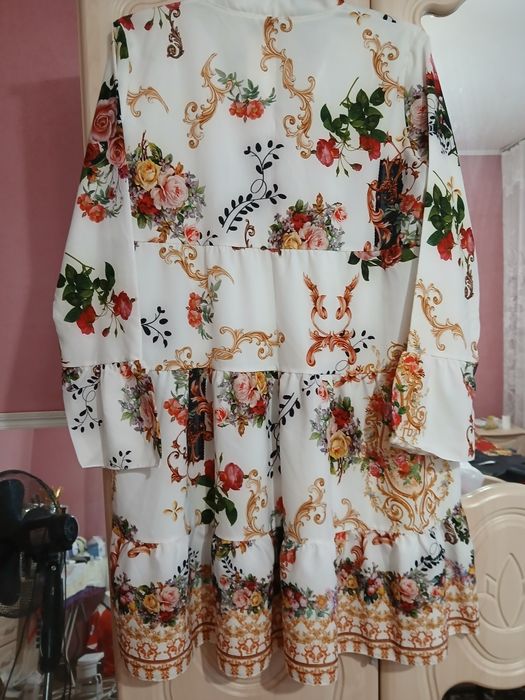Rochie superbă cu flori