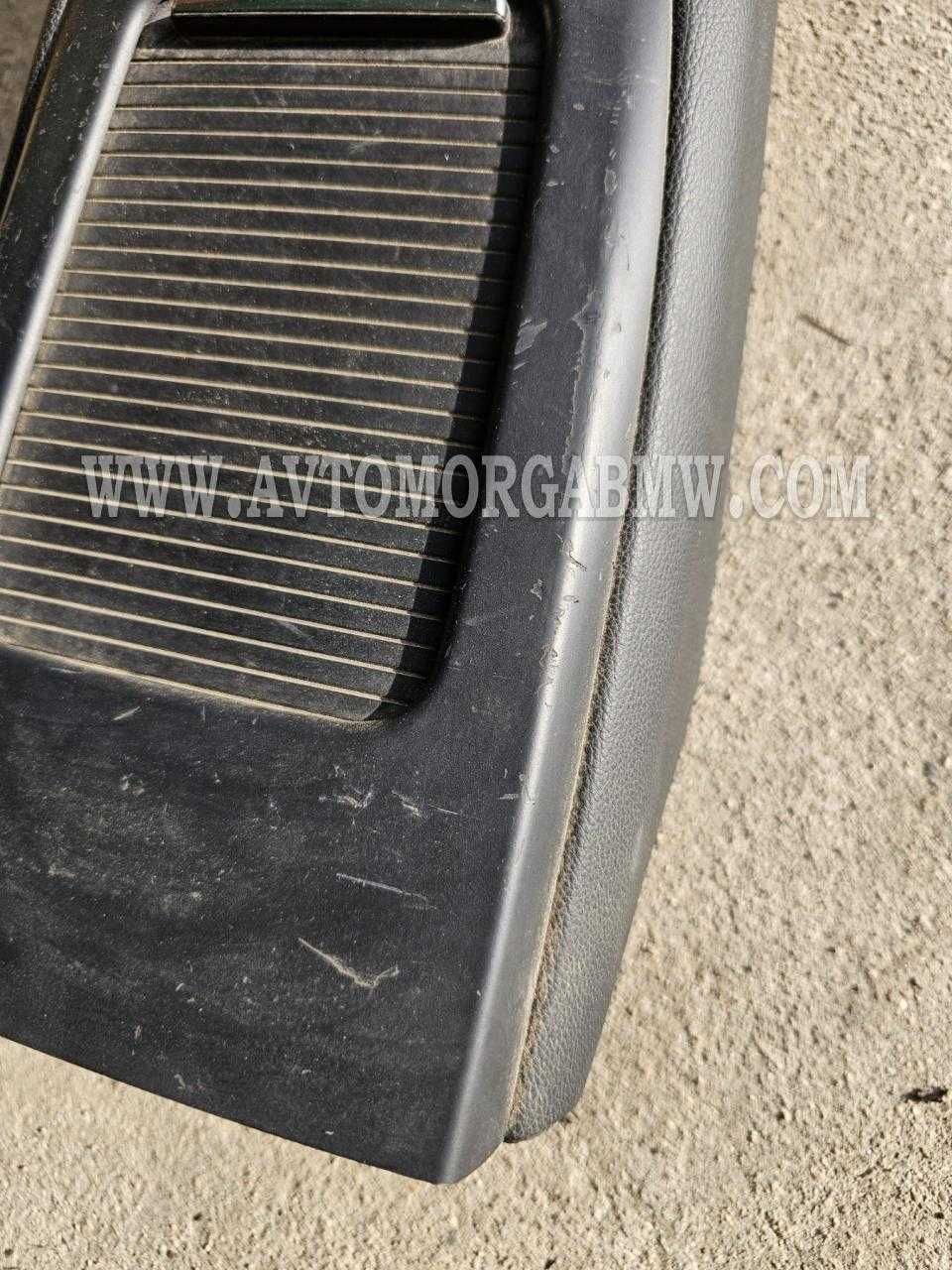Bmw e92 заден подлакътник бмв е92 черен барче жабка