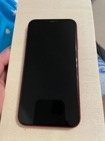 Iphone 11 rosu impecabil