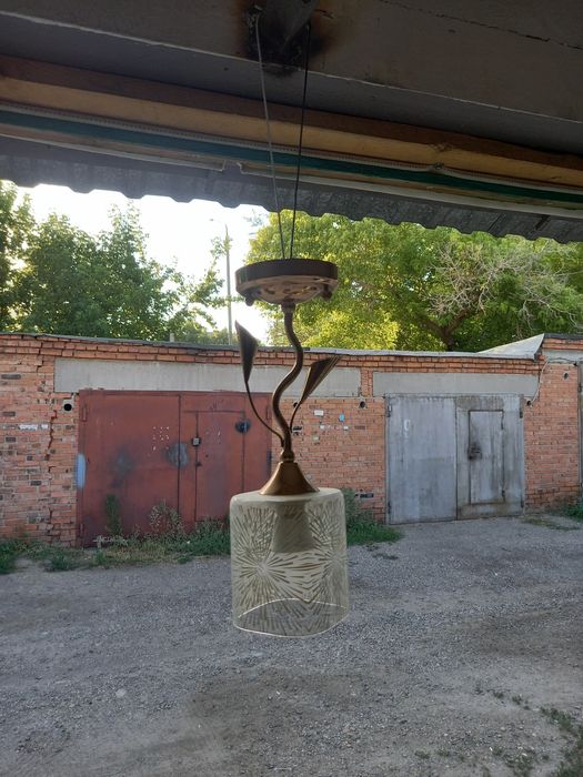 Продам люстру в хорошем сестоянии