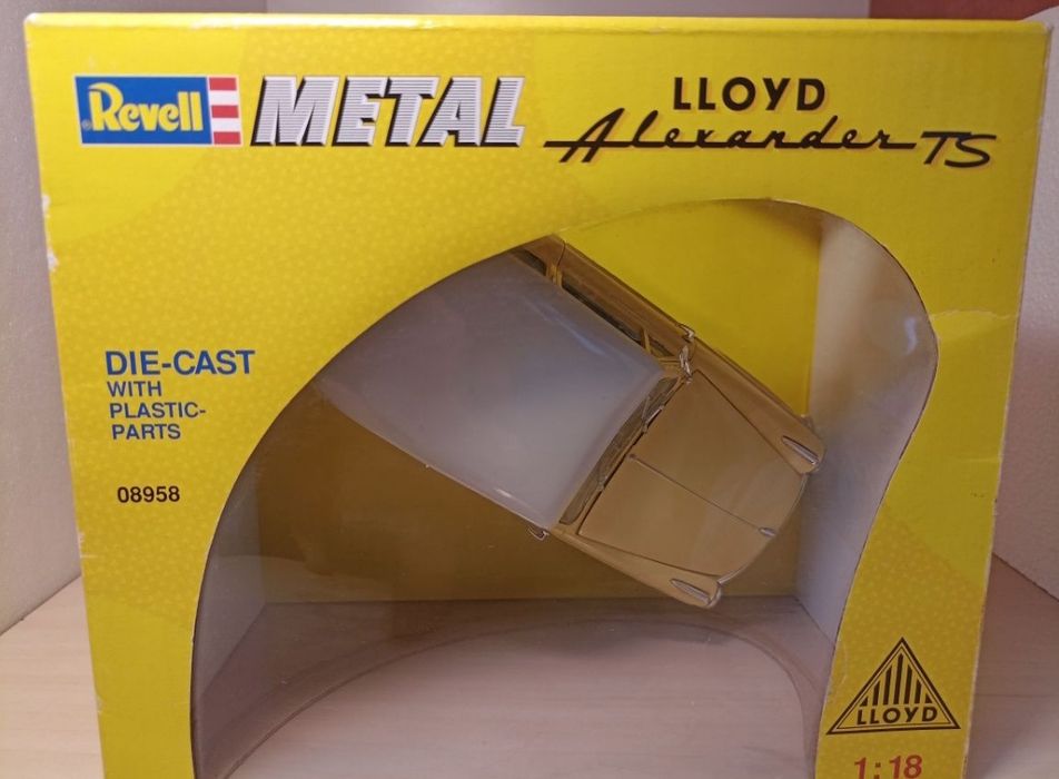 Lloyd Alexander TS 
Scara 1:18
Producător Revell 
Material metal+plast