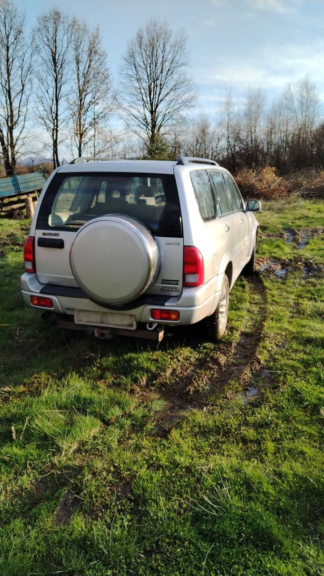 Vând Suzuki Grand Vitara XL7