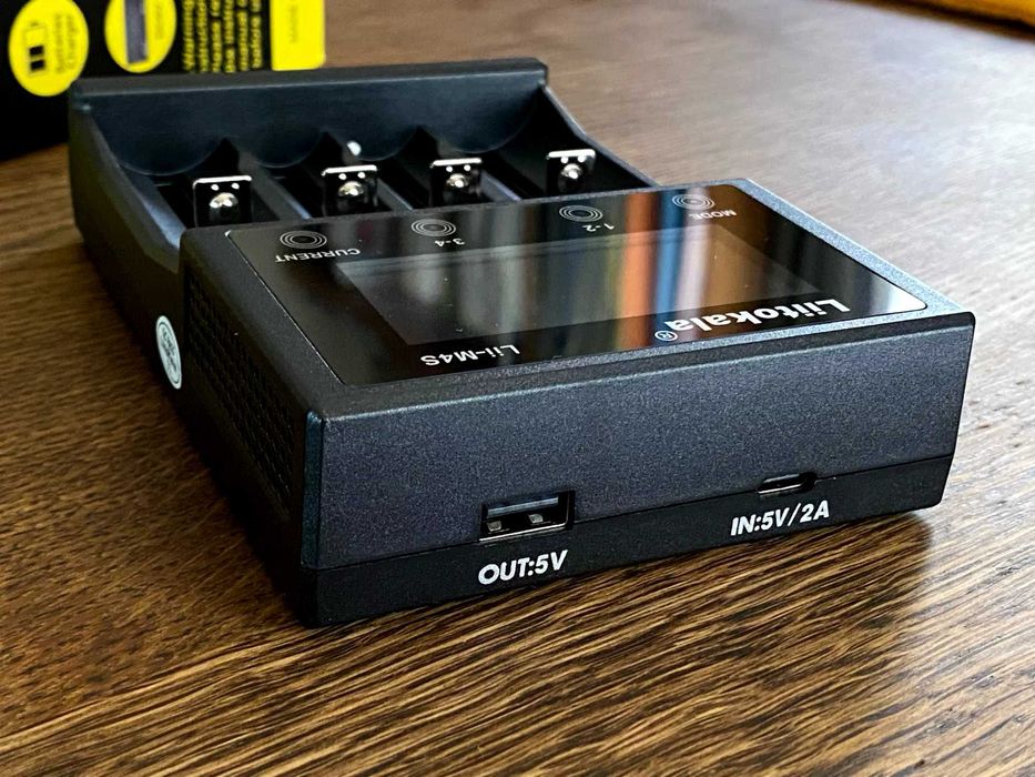 Incarcator smart intelicent Lii-M4S acumulatori baterie NOU