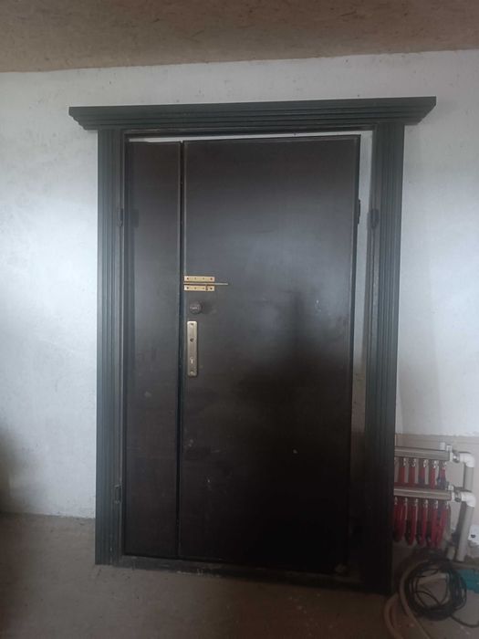 Дверь наружный..