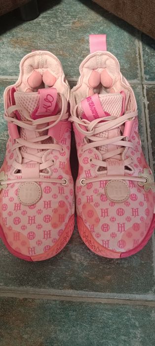 Оригинални баскетболни маратонки на Adidas