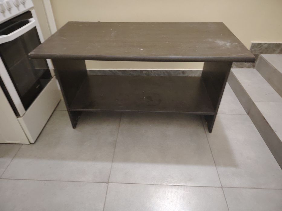 Стол в хорошем состояний