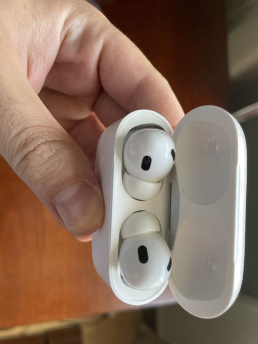 Apple Airpods Pro 2-Cutie inclusa-Ca noi