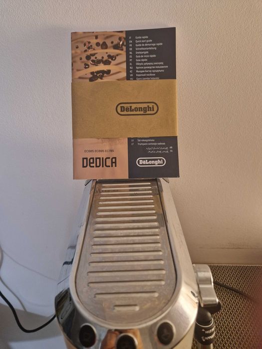 Кафемашина еспресо DeLonghi