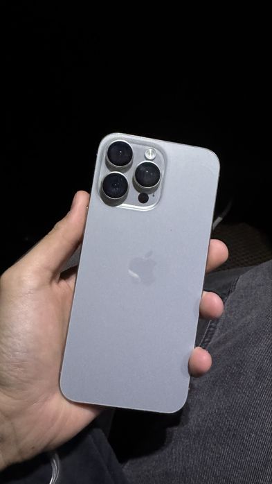 Iphone 15 pro max  срочно