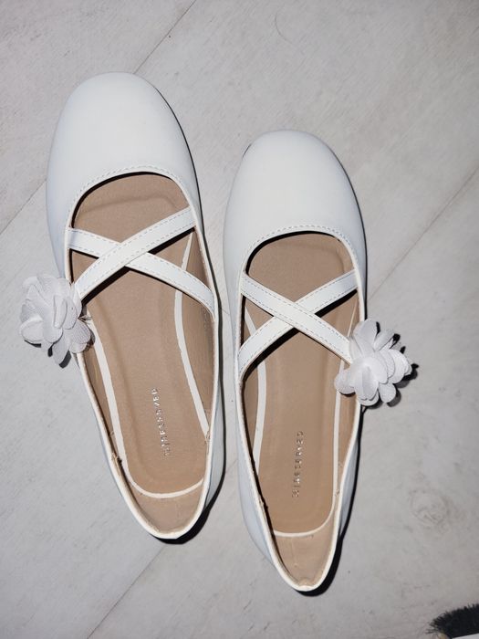 Обувки в бяло номер 36