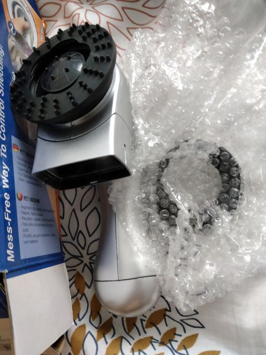 Perie cu baterie pentru caine