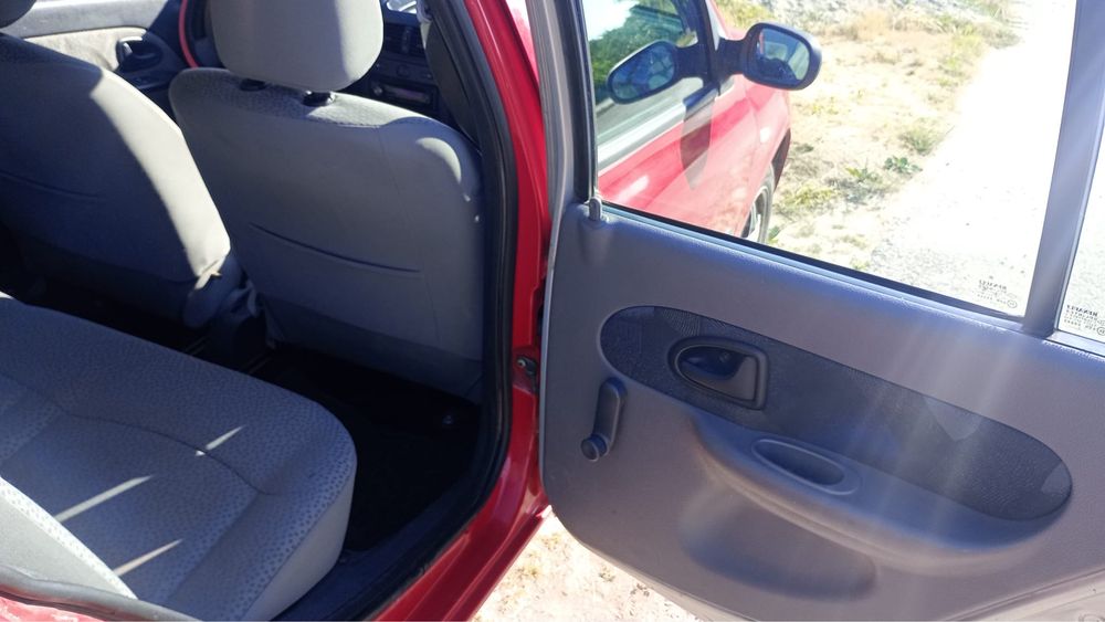 Vand renault Clio 2006 1.2 benzina