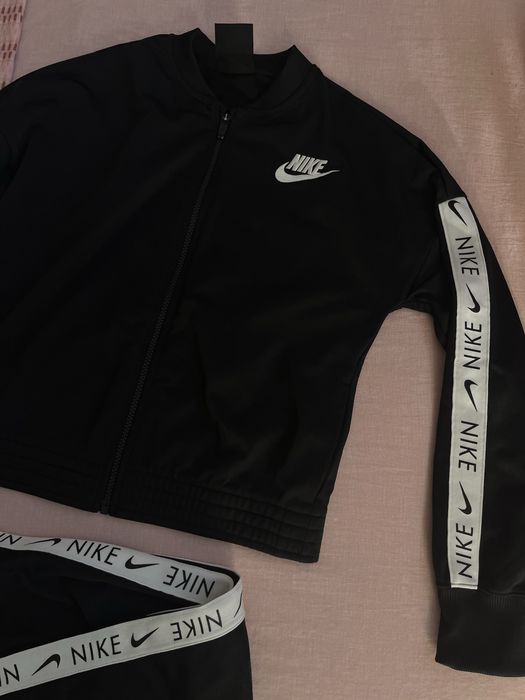 Оригинален детски спортен екип/анцуг на Nike 156/166 размер