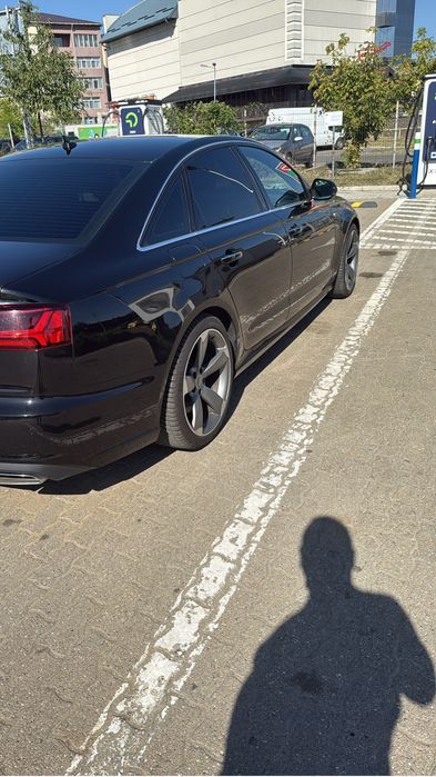Vînd    Audi    A6
