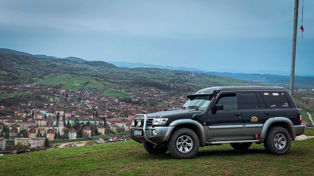 Nissan Patrol Y61 GR, autoutilitara(4 locuri)