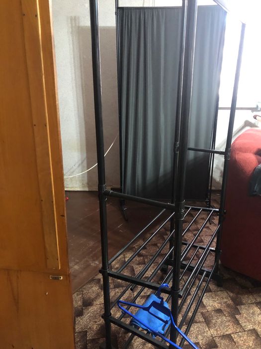 Мобилна закачалка за дрехи