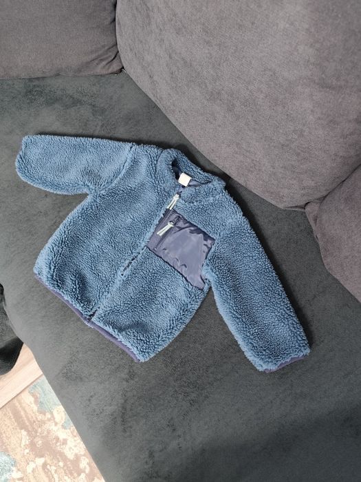 Jacheta de pluș H&M și Cămașa plus Pantalon H&M